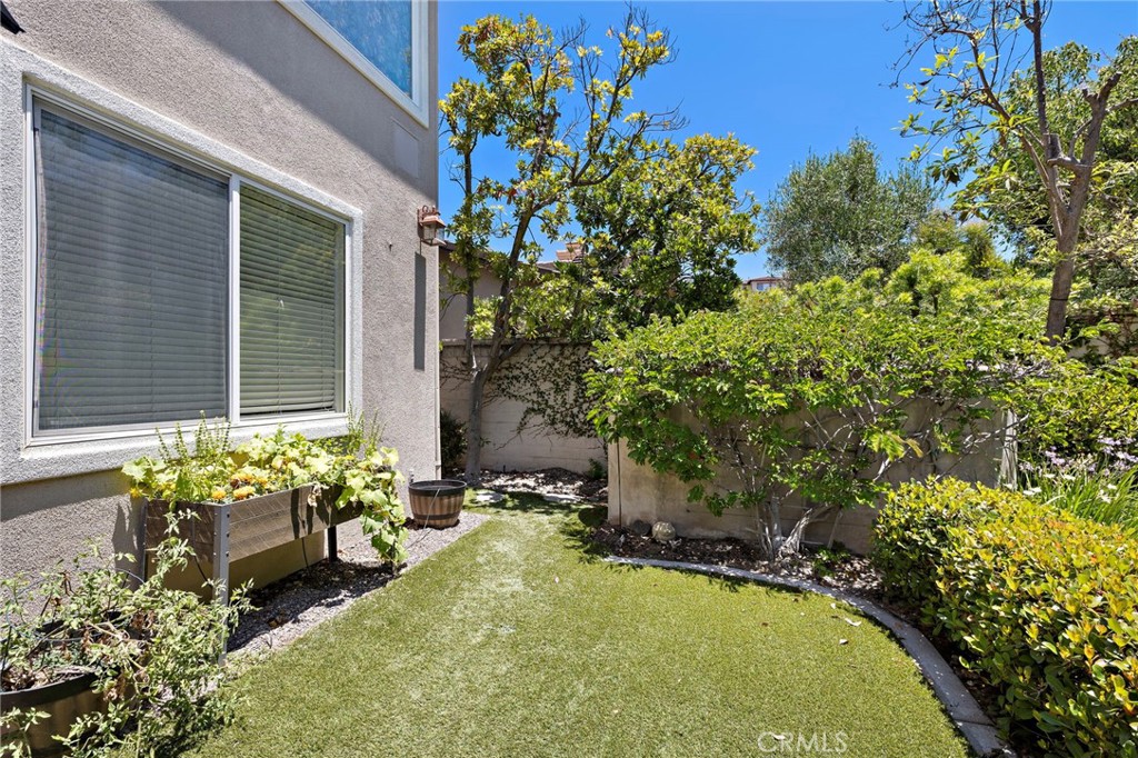 MLS #OC25222317 image #20