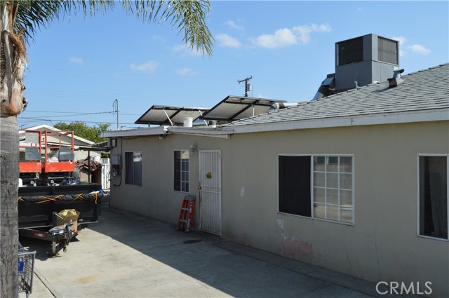 13104 Hoyt Street, Pacoima CA: https://media.crmls.org/medias/e129e04e-b3df-4676-b73e-829084ca017e.jpg