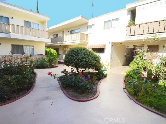 Detail Gallery Image 2 of 15 For 1755 N Berendo St #28,  Los Angeles,  CA 90027 - 1 Beds | 1 Baths