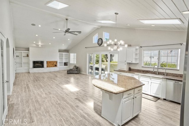 Detail Gallery Image 10 of 30 For 32580 Willow Ln, Agua Dulce,  CA 91390 - 3 Beds | 2/1 Baths