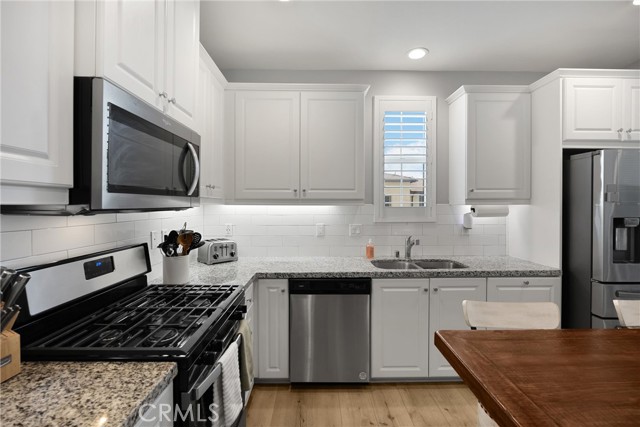 3645 E Delight Paseo, Ontario CA: https://media.crmls.org/medias/e12ac7bb-59d5-4526-b5cb-10dc68422e48.jpg