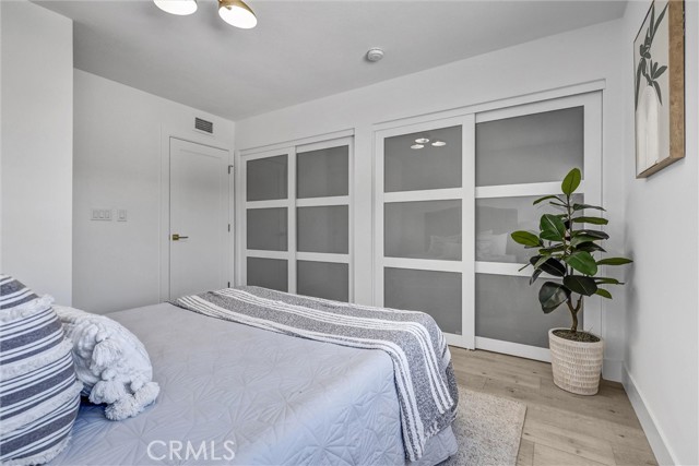 23881 Gates Street, Lake Forest CA: https://media.crmls.org/medias/e12ad872-ed26-4108-bc53-7dd29e6260b2.jpg