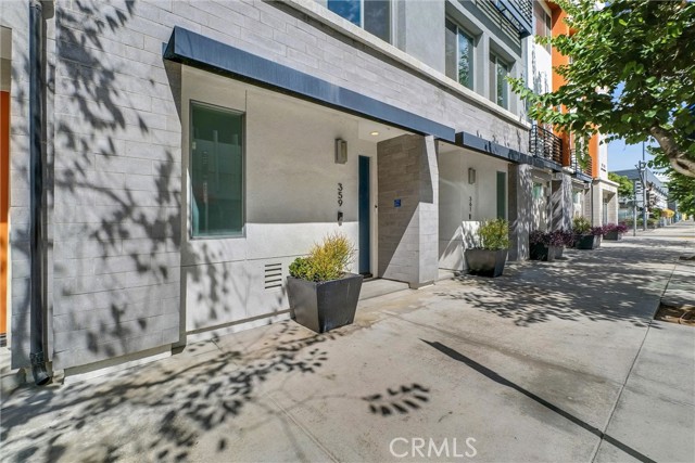 Detail Gallery Image 4 of 29 For 359 E Broadway, Long Beach,  CA 90802 - 2 Beds | 2/1 Baths