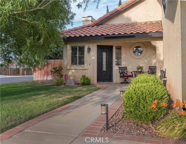 Detail Gallery Image 2 of 37 For 12775 Sundown Rd, Victorville,  CA 92392 - 3 Beds | 2/1 Baths