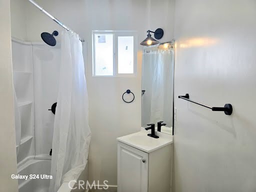 https://media.crmls.org/medias/e12d2abd-3e15-45f1-a8fa-7d4d15a38aaf.jpg?preset=X-Large