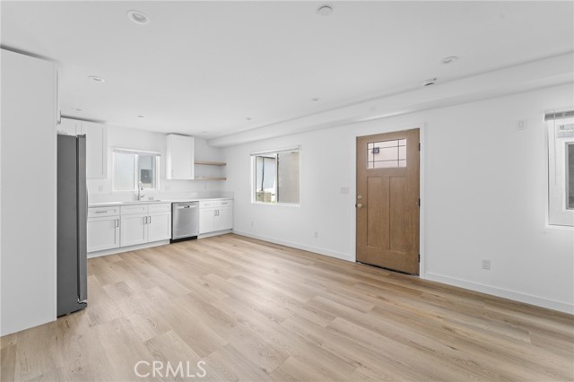 18656 Runnymede Street, Reseda CA: https://media.crmls.org/medias/e12d4d45-82c5-4095-b052-858fd8bf68f6.jpg