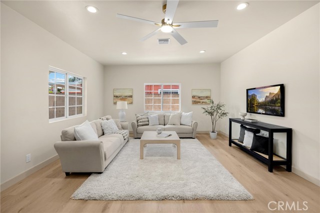Detail Gallery Image 20 of 65 For 631 N Kenwood St, Burbank,  CA 91505 - 5 Beds | 3 Baths