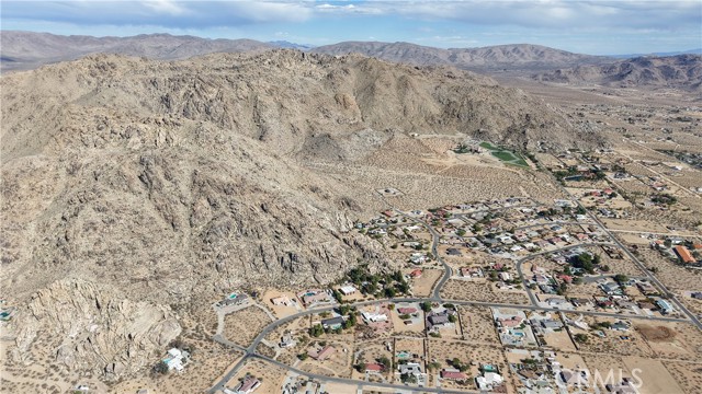 Detail Gallery Image 6 of 15 For 23545 Valley Crest, Apple Valley,  CA 92307 - – Beds | – Baths