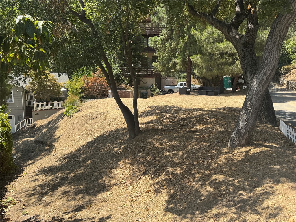 https://media.crmls.org/medias/e12e3442-2717-496c-96e9-538c69c4a5c7.jpg?preset=X-Large