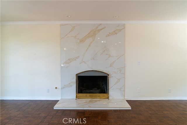 Detail Gallery Image 6 of 39 For 24060 Hatteras St, Woodland Hills,  CA 91367 - 5 Beds | 5 Baths