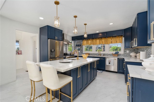 Detail Gallery Image 14 of 75 For 24 W Hilton Ave, Redlands,  CA 92373 - 5 Beds | 4 Baths