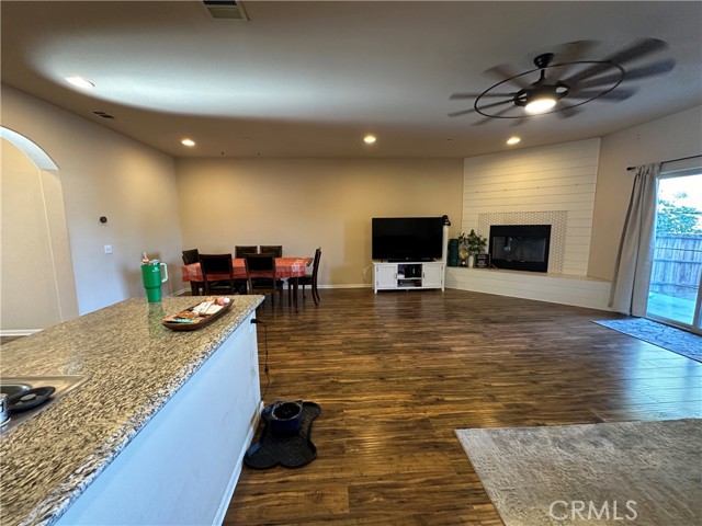 Detail Gallery Image 21 of 63 For 14193 Jicarilla Rd #302,  Apple Valley,  CA 92307 - 3 Beds | 2/1 Baths