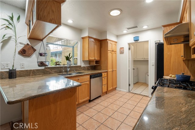 Image 3 for 560 W I St, Ontario, CA 91762