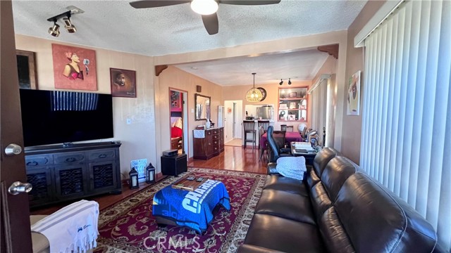 2823 Webster Avenue, San Diego CA: https://media.crmls.org/medias/e12ff485-0a2a-461d-8449-ee92125a32f8.jpg