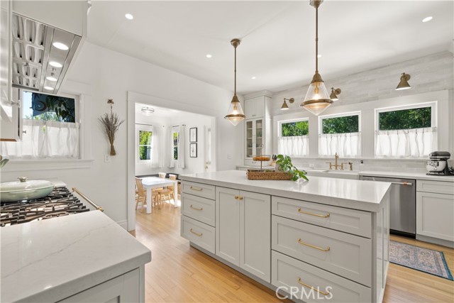 743 Harvard Avenue, Claremont CA: https://media.crmls.org/medias/e1308005-f7d1-4c6f-ae0b-a87014764ca8.jpg