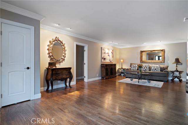 Detail Gallery Image 2 of 11 For 441 S Valley Center Ave, Glendora,  CA 91741 - 4 Beds | 2 Baths