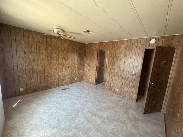 15181 Van Buren Boulevard, Riverside CA: https://media.crmls.org/medias/e130d2ee-0fbc-42fc-b793-ffa821969443.jpg