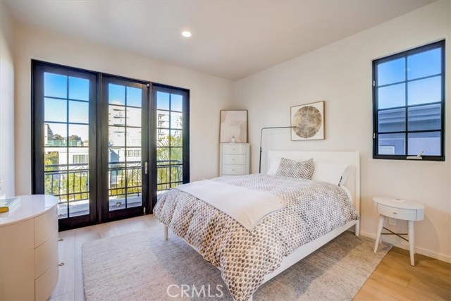 Detail Gallery Image 49 of 73 For 3511 via Dolce, Marina Del Rey,  CA 90292 - 4 Beds | 3/1 Baths