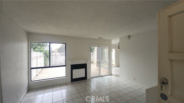 Detail Gallery Image 4 of 23 For 1700 Lynne #4,  Santa Maria,  CA 93454 - 3 Beds | 2/1 Baths