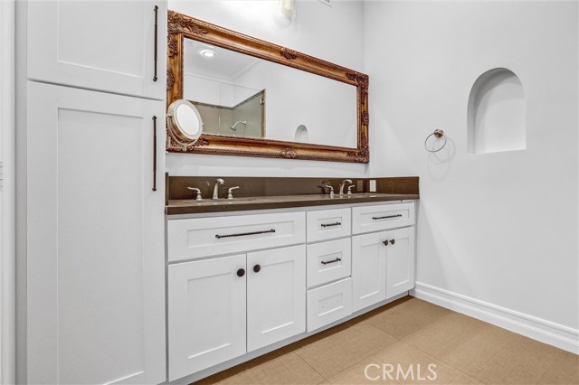 Detail Gallery Image 21 of 30 For 22202 Avenue San Luis, Woodland Hills,  CA 91364 - 3 Beds | 3 Baths