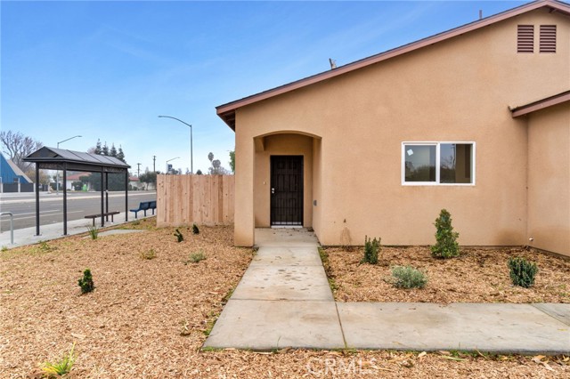 Detail Gallery Image 4 of 23 For 5194 E Belmont Ave, Fresno,  CA 93727 - 4 Beds | 2 Baths