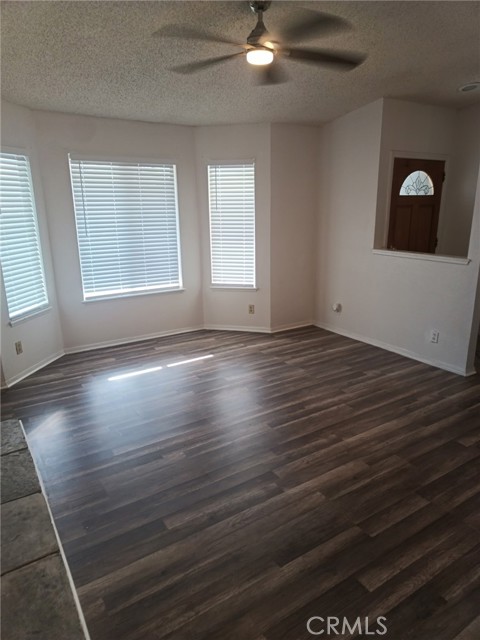 Detail Gallery Image 10 of 20 For 15975 Nw Village Dr, Victorville,  CA 92394 - 3 Beds | 2 Baths