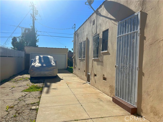 Detail Gallery Image 14 of 15 For 1418 W 93rd, Los Angeles,  CA 90047 - 3 Beds | 2 Baths