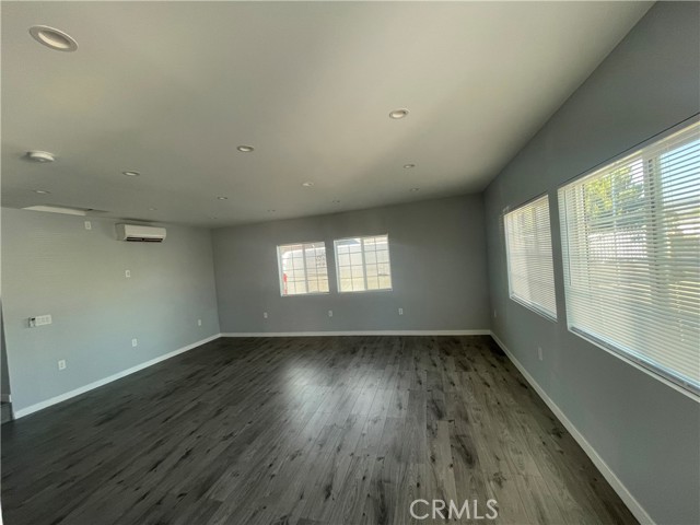 Detail Gallery Image 19 of 25 For 7409 Irvine Dr, North Hollywood,  CA 91605 - 4 Beds | 2/1 Baths