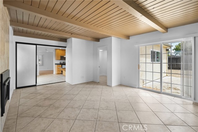 1020 W Cherry Avenue, Lompoc CA: https://media.crmls.org/medias/e133068f-58eb-4a60-9bc7-54133163b3ca.jpg