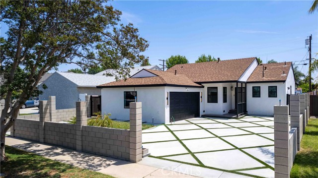 6832 Cantaloupe Avenue, Van Nuys CA: https://media.crmls.org/medias/e1332571-ebcf-4437-9477-ab708da96c46.jpg