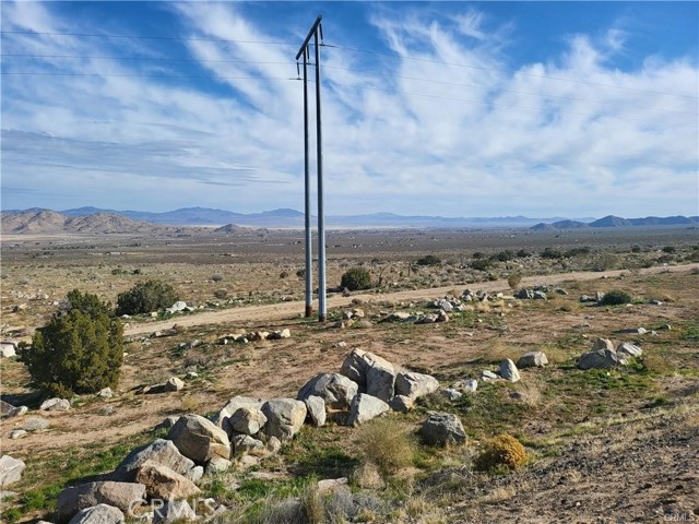 0 Powerline Rd, Lucerne Valley, California 92356, ,Land,For Sale,0 Powerline Rd,CRHD24008514