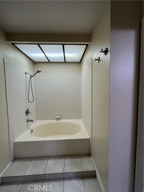 Detail Gallery Image 13 of 15 For 2545 Belvedere Ct, Simi Valley,  CA 93065 - 4 Beds | 3 Baths