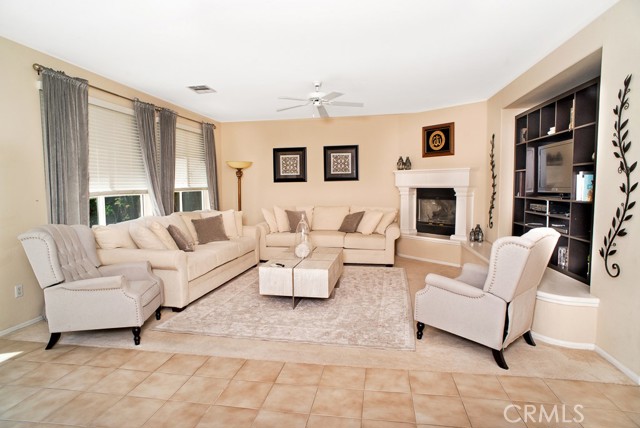 Detail Gallery Image 8 of 24 For 22152 Altair Ln, Valencia,  CA 91390 - 5 Beds | 3/1 Baths