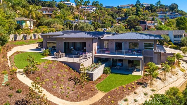 7734 Esterel Drive, La Jolla CA: https://media.crmls.org/medias/e1349542-e5cc-4717-8a4c-7f65dccc47be.jpg