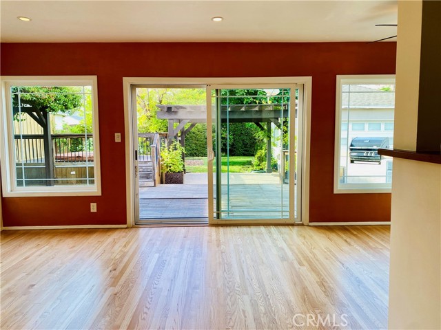 Detail Gallery Image 5 of 34 For 17557 Gilmore St, Lake Balboa,  CA 91406 - 3 Beds | 1 Baths