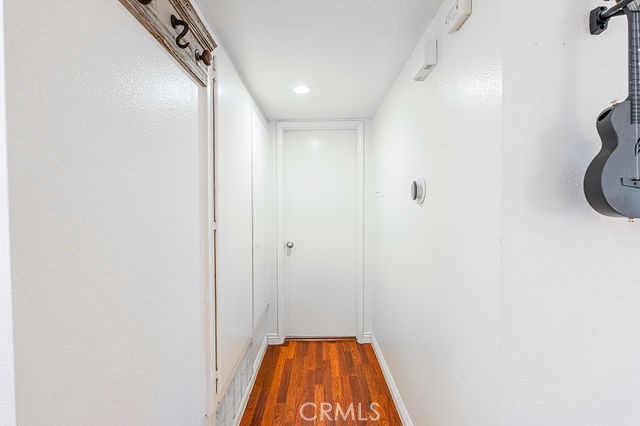 https://media.crmls.org/medias/e1351ba8-9a63-4185-936b-34ec22d66b99.jpg?preset=X-Large