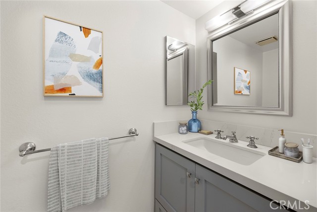 Detail Gallery Image 7 of 20 For 949 S Ridgecrest Cir, Anaheim Hills,  CA 92807 - 4 Beds | 2/1 Baths