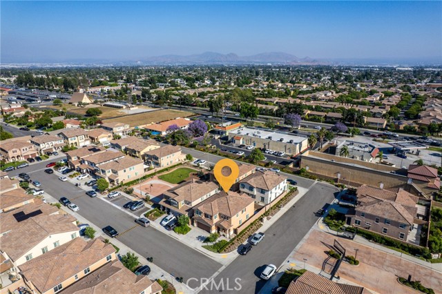 691 Lourdes Lane, Rialto CA: https://media.crmls.org/medias/e135bbbe-8b7f-42e1-8033-58878d30c341.jpg