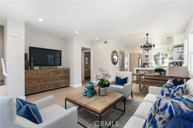 Detail Gallery Image 10 of 63 For 5 Turnberry Ln, Phillips Ranch,  CA 91766 - 3 Beds | 3 Baths