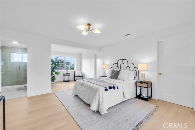 Image 32 of 45 For 2902 Winfield