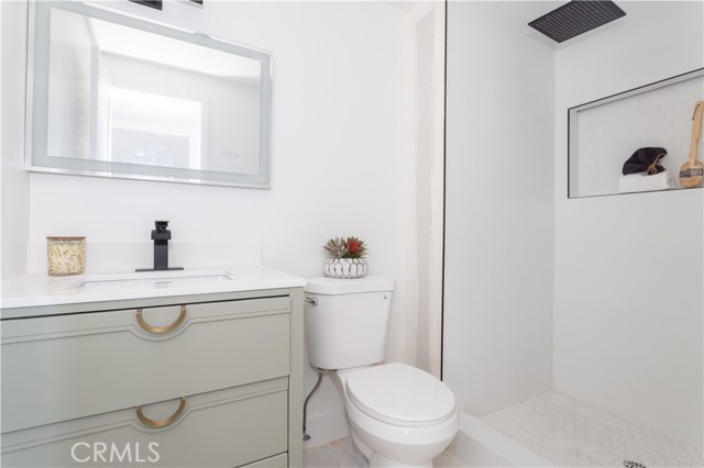 Detail Gallery Image 16 of 50 For 16235 Plummer, North Hills,  CA 91343 - 7 Beds | 5 Baths