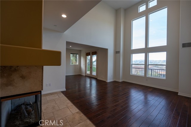 1259 Gonzales Road, Simi Valley CA: https://media.crmls.org/medias/e13791cd-d3b1-46f9-b94c-467024130e07.jpg
