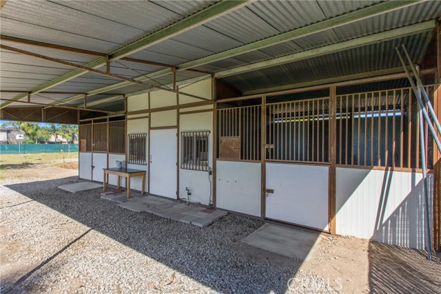 Detail Gallery Image 4 of 45 For 28216 Eucalyptus, Highland,  CA 92346 - 3 Beds | 2/1 Baths