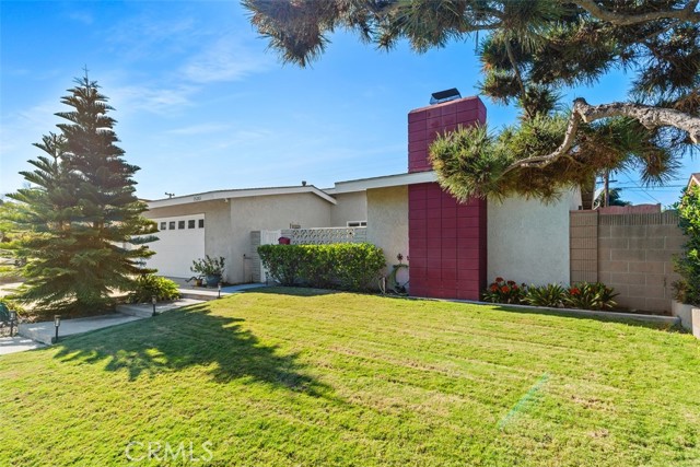 Detail Gallery Image 2 of 32 For 15201 Nottingham, Huntington Beach,  CA 92647 - 3 Beds | 2 Baths