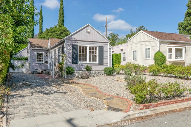 Detail Gallery Image 3 of 37 For 2737 Rustic Ln, Glendale,  CA 91208 - 1 Beds | 1 Baths