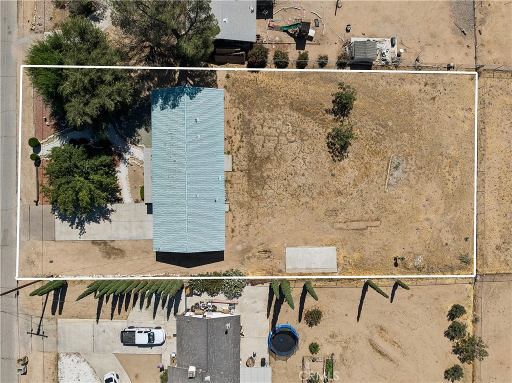 https://media.crmls.org/medias/e1384fef-d937-416d-b002-8a9b28bfbdd2.jpg?preset=X-Large