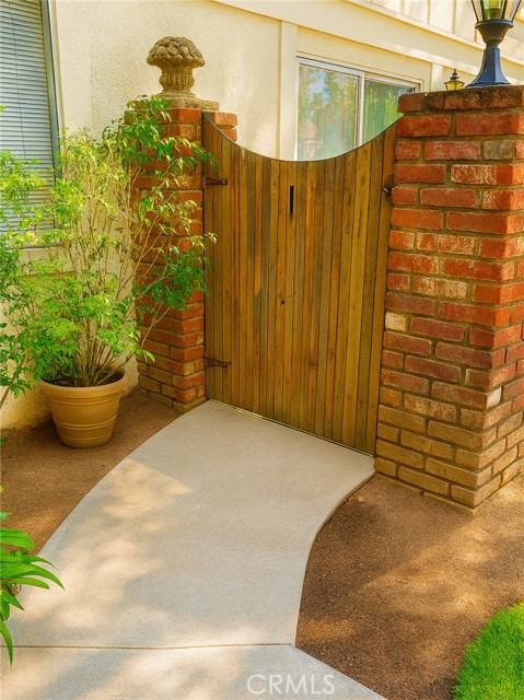 Detail Gallery Image 2 of 5 For 5090 N Roosevelt, Fresno,  CA 93704 - 2 Beds | 2 Baths