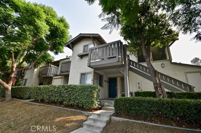 72 Clearbrook Irvine, California LOCATION LOCATION! Beautiful, Upgraded Upper Level, End Unit Condo in Desirable Woodbridge Area. Only steps away from HOA Pool & Park and short drive to Shopping and Restaurants. Home Features: Light and Bright Open Floor Plan, Lovely Laminate Wood Flooring, Upgraded Kitchen and Bathrooms, NEW Carpet, A/C, 2 Private Balcony’s, Recessed Lighting, Blinds, Fresh Paint Throughout, Built-in Cabinets, Ceiling Fan, Spacious Bedrooms, Walk-in Closet in 3rd Bedroom, Laundry in Closet and REFRIGERATOR/WASHER/DRYER included. Sparkling Association Amenities include Lakes, Pools, Spas, Tennis Courts, Sport Courts, Parks, and so Much More! Don't Miss Out On This Exceptional Home!