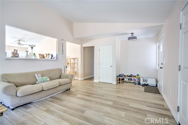 Detail Gallery Image 8 of 46 For 273 Newell Dr, Riverside,  CA 92507 - 3 Beds | 2 Baths