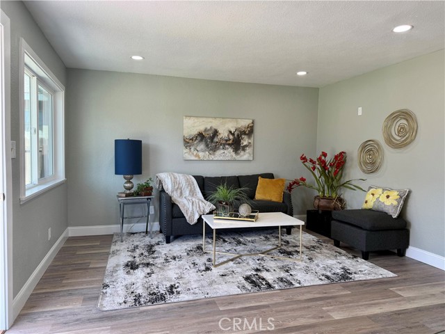 Detail Gallery Image 2 of 15 For 3320 Volney, Stockton,  CA 95206 - 2 Beds | 1 Baths